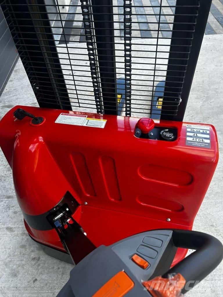 Heli CDD 12 Pedestrian stacker