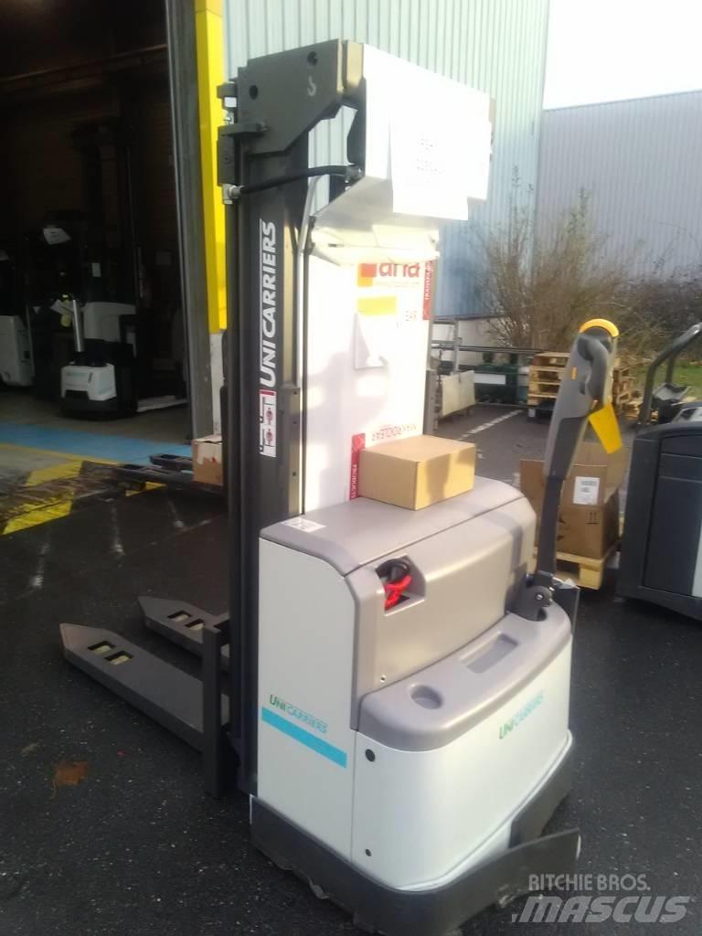 UniCarriers PSH200 Pedestrian stacker