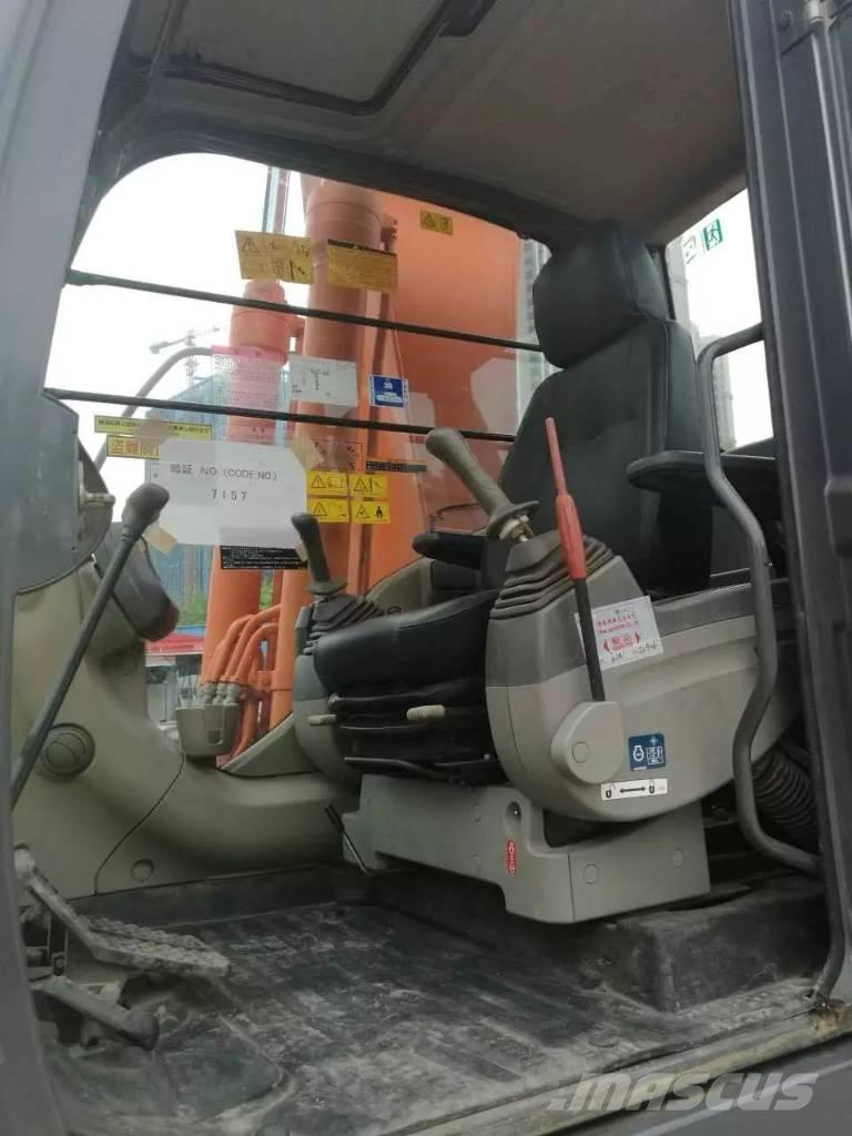Hitachi ZX 200 Crawler excavators