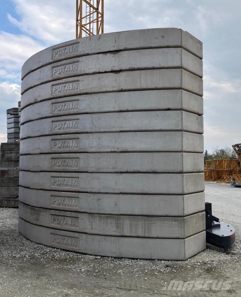 Potain Igo T 130 Self erecting cranes