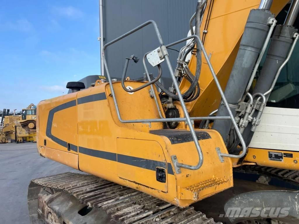 Liebherr R922 SLC Crawler excavators