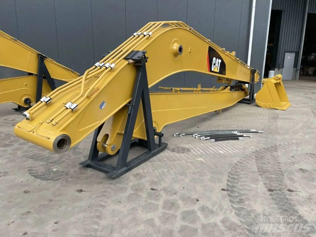 CAT 323F 18m Set Backhoes