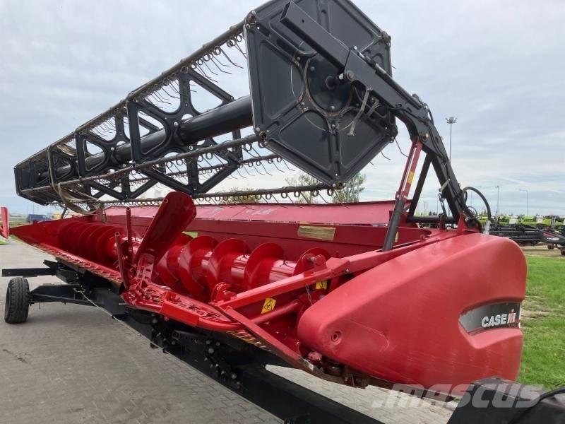 Case IH CASE 3050 Combine harvester heads