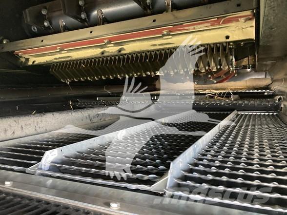 Case IH 8250 Combine harvesters