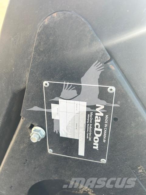 MAC DON FD140 Combine harvester heads