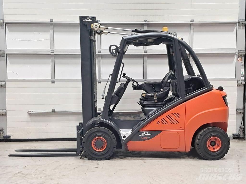 Linde H25T-02 LPG trucks