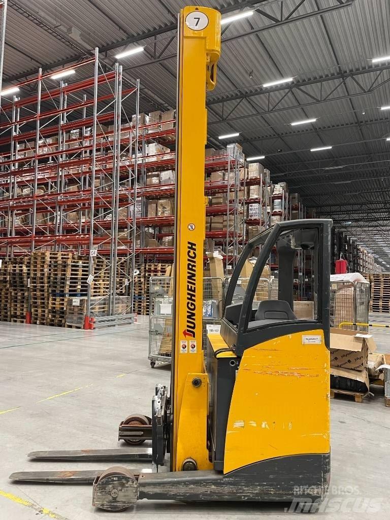 Jungheinrich ETV 216 Reach trucks