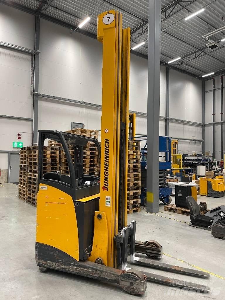 Jungheinrich ETV 216 Reach trucks