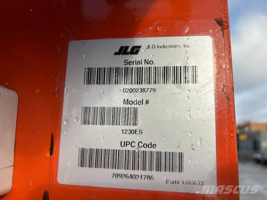 JLG 1230ES Vertical mast lifts