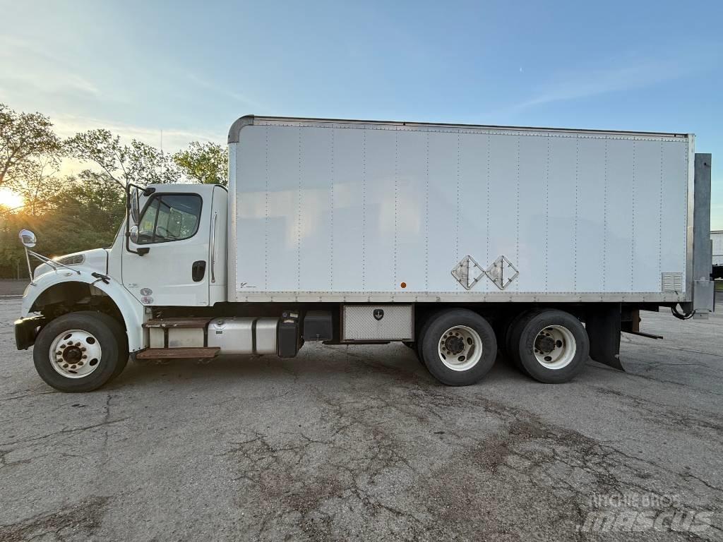 Freightliner M 106 Box body trucks