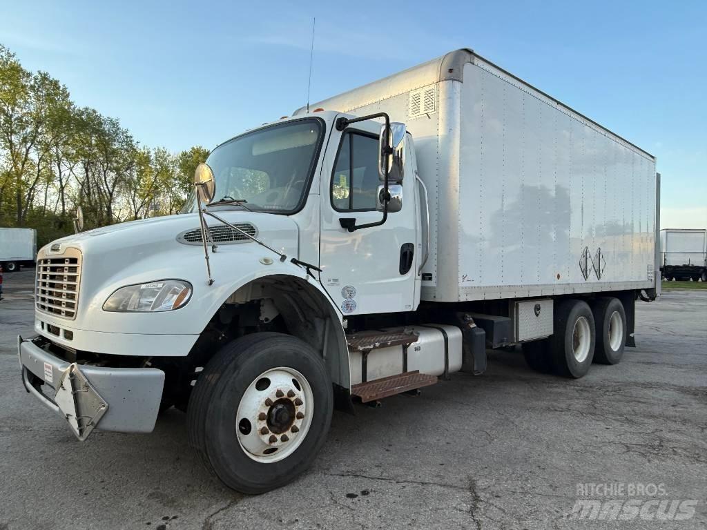 Freightliner M 106 Box body trucks