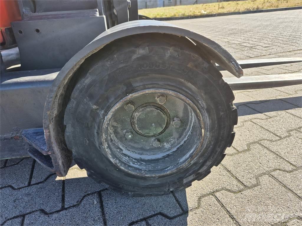 Linde R20G-12 Reach trucks