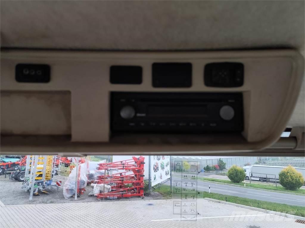 John Deere 7250R Tractors