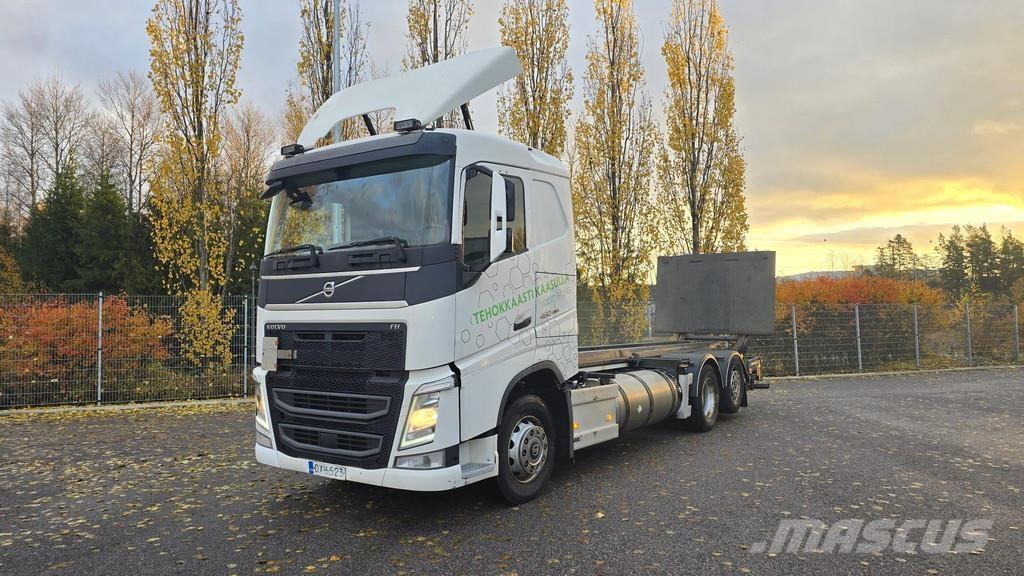 Volvo FH Cable lift demountable trucks