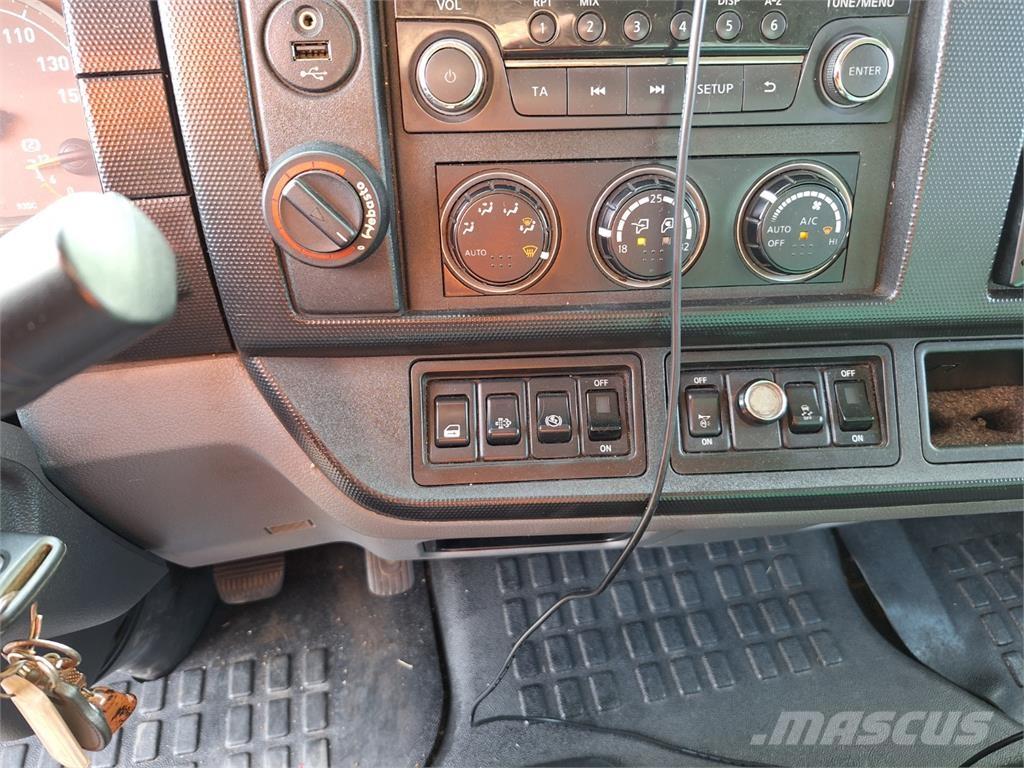 Renault D 7.5 Flatbed / Dropside trucks