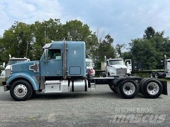 Freightliner 122SD Tractor Units