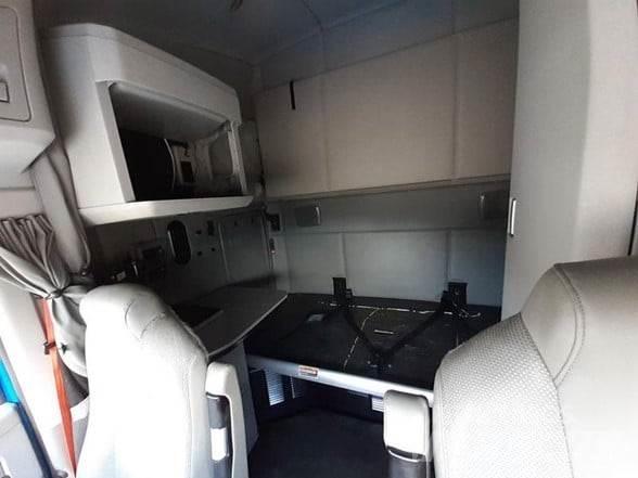 Kenworth T680 Tractor Units