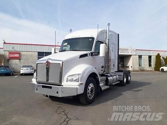 Kenworth T880 Tractor Units