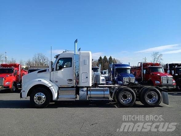 Kenworth T880 Tractor Units