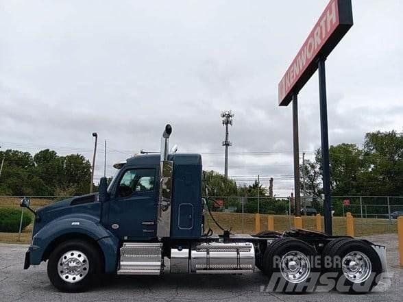 Kenworth T880 Tractor Units