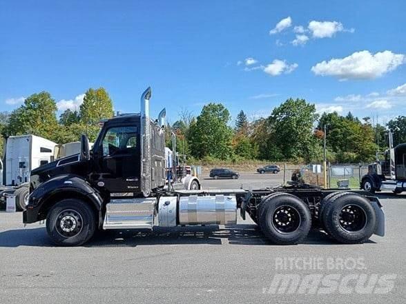 Kenworth T880 Tractor Units