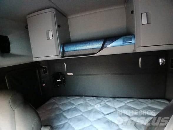 Kenworth T880 Tractor Units