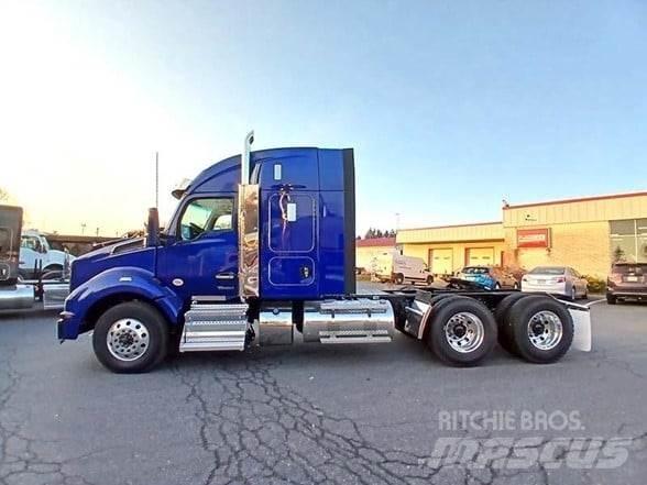 Kenworth T880 Tractor Units