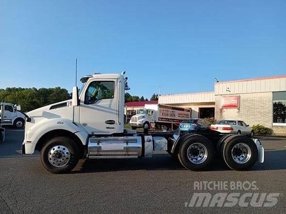 Kenworth T880 Tractor Units