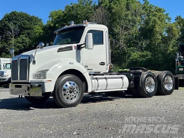 Kenworth T880 Tractor Units