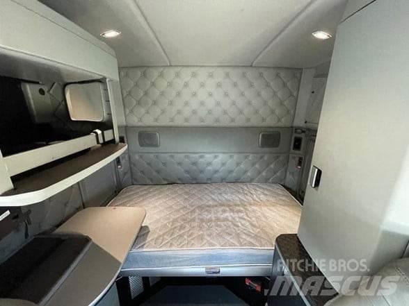 Kenworth T880 Tractor Units