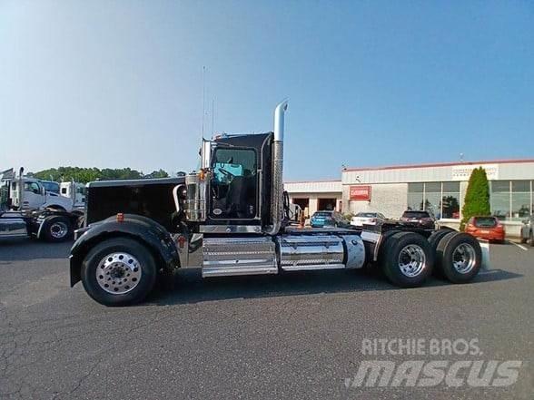 Kenworth W900L Tractor Units