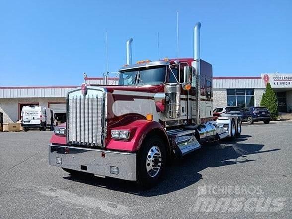Kenworth W900L Tractor Units