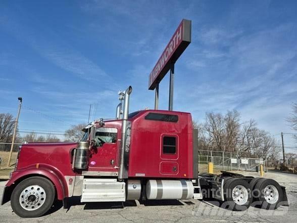Kenworth W900L Tractor Units