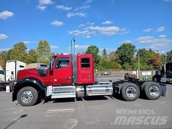 Kenworth W990 Tractor Units