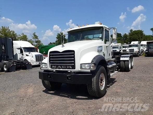 Mack GRANITE GU713 Tractor Units