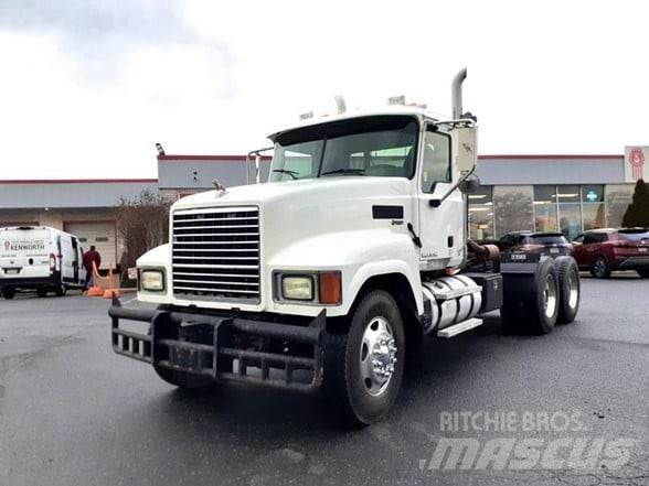 Mack PINNACLE CHU613 Tractor Units