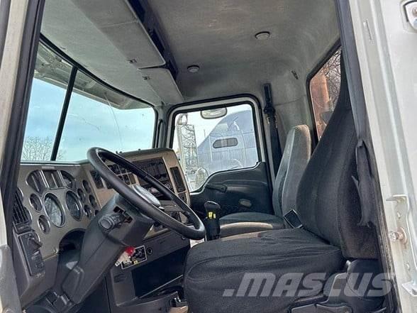 Mack PINNACLE CHU613 Tractor Units