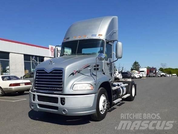 Mack PINNACLE CXU612 Tractor Units