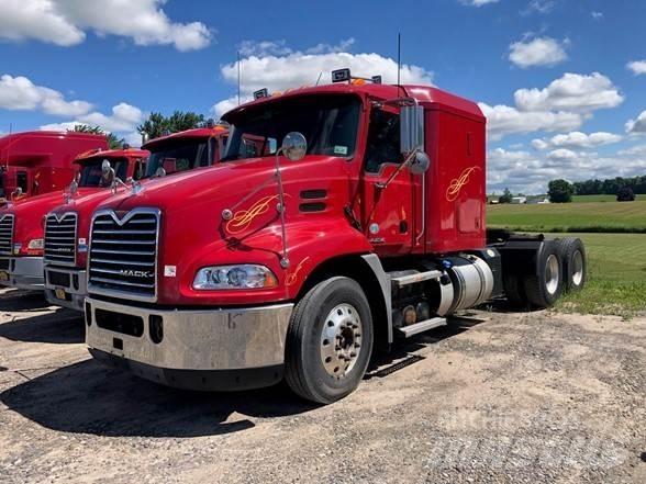 Mack PINNACLE CXU613 Tractor Units