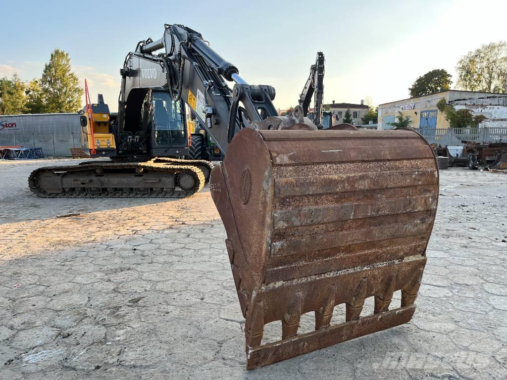 Volvo EC 220 E Crawler excavators