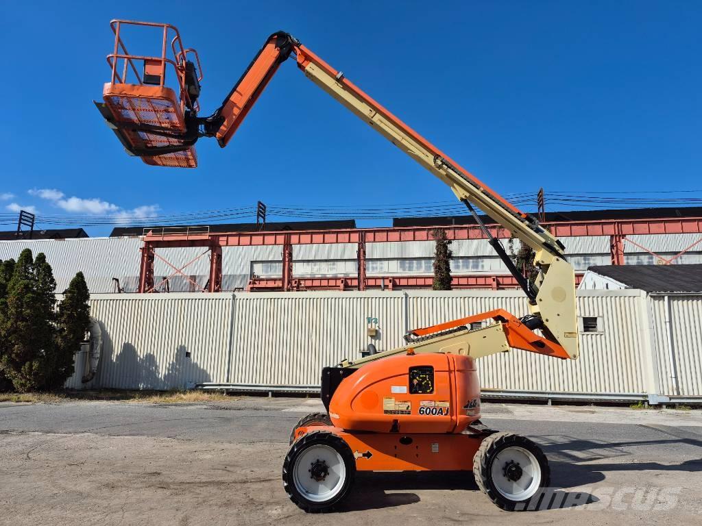 JLG 600 AJ Articulated boom lifts