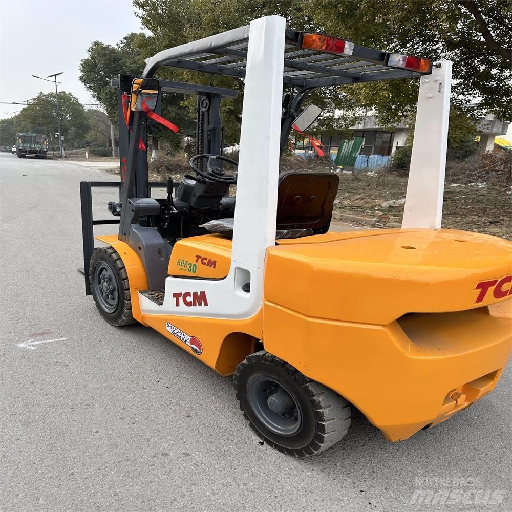 TCM FD30ZT Diesel trucks