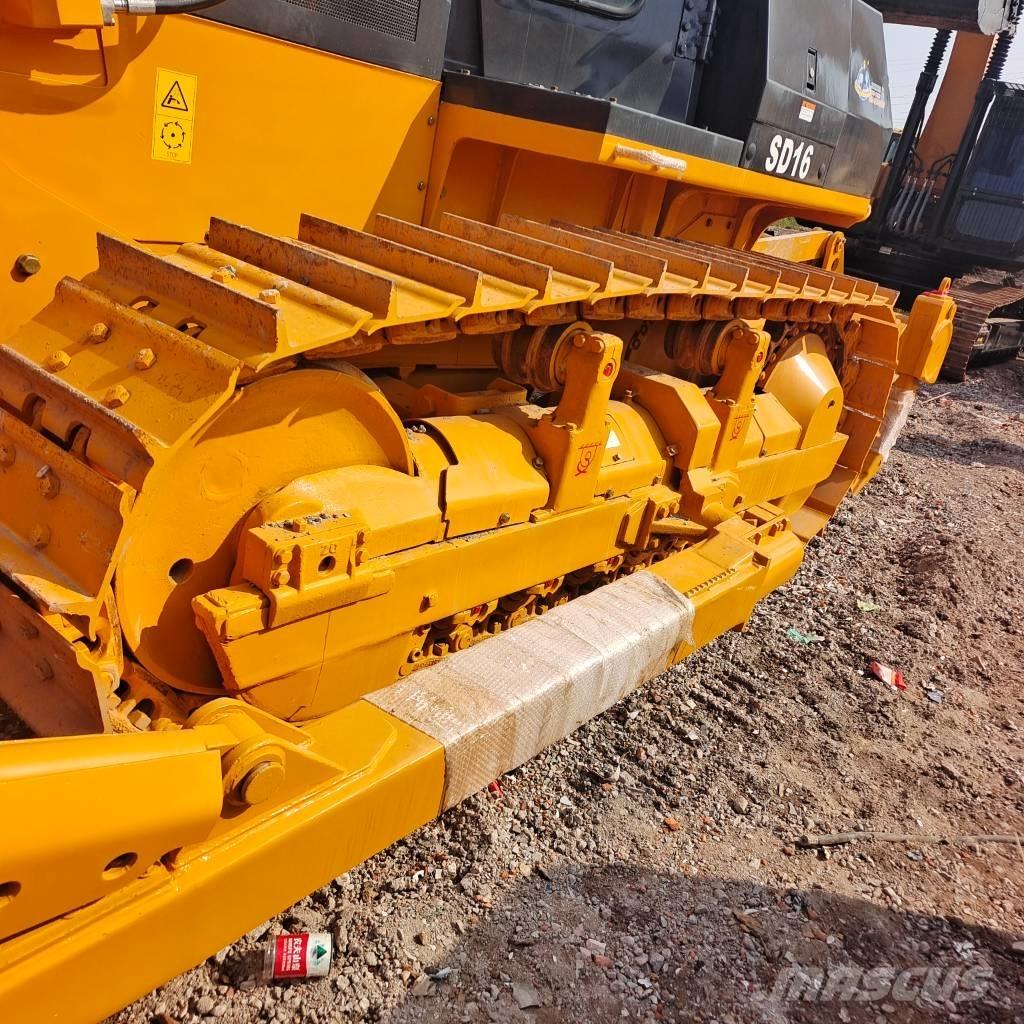 Shantui SD 16 Crawler dozers