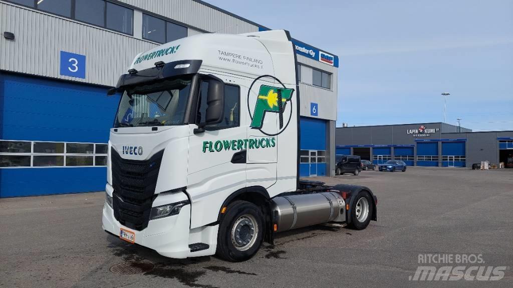 Iveco S-Way 460 LNG Tractor Units