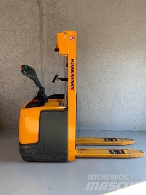 Jungheinrich ERC212 Pedestrian stacker