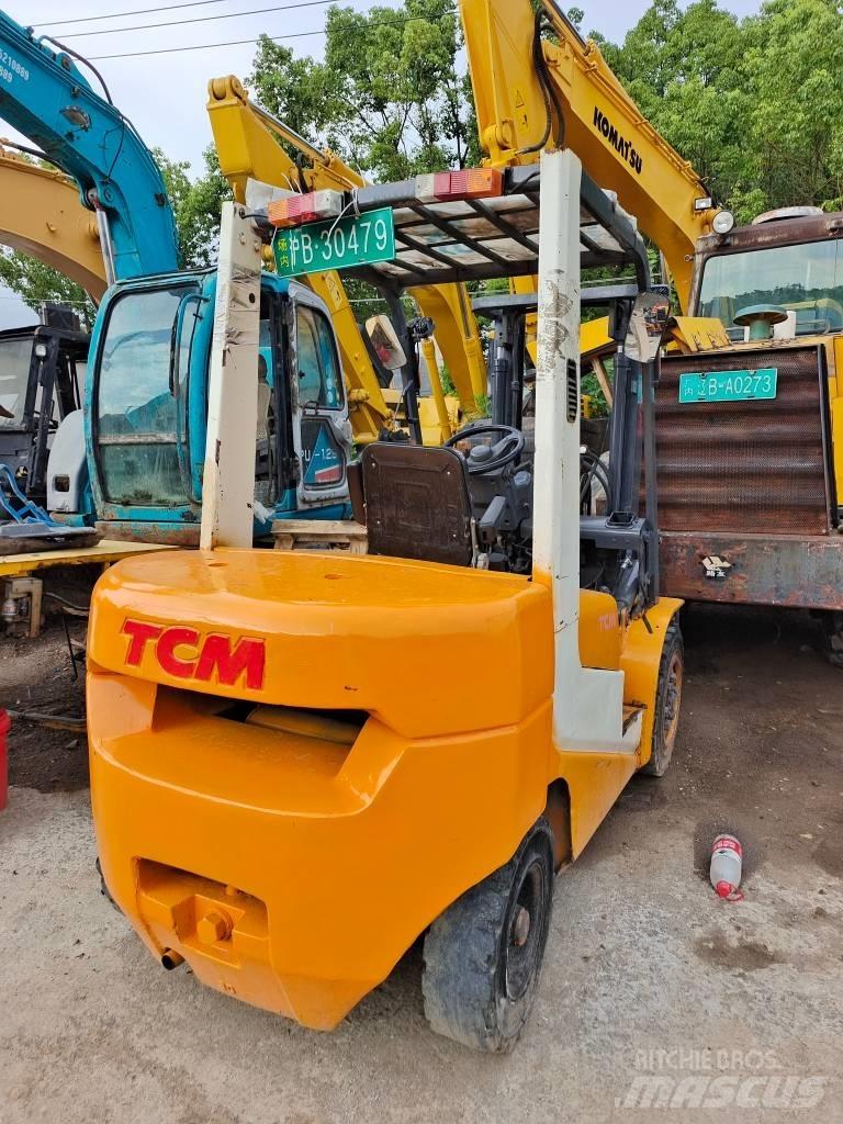 TCM FD 30 Diesel trucks