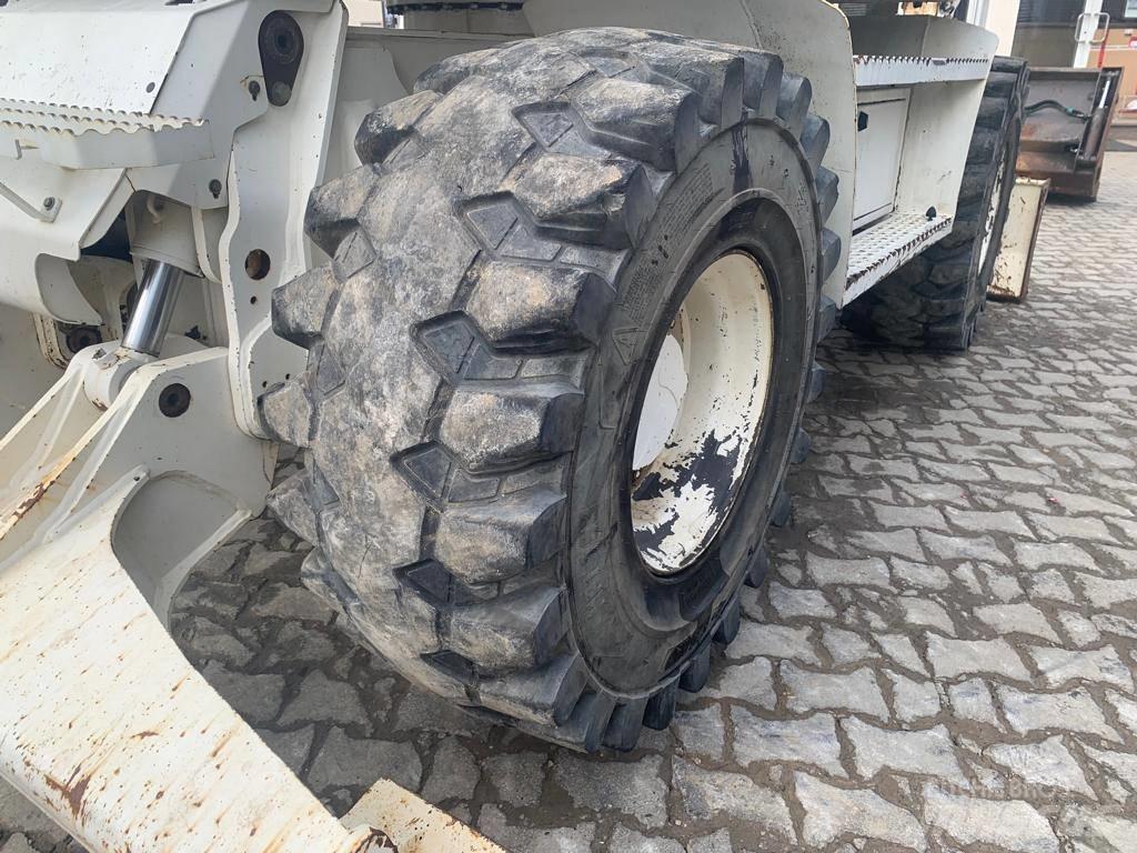 Mecalac 714 MW Wheeled excavators