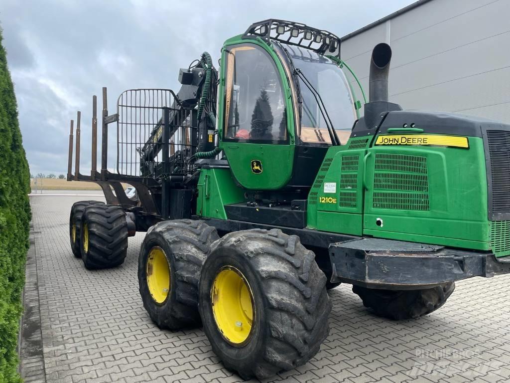 John Deere 1210 E Forwarders