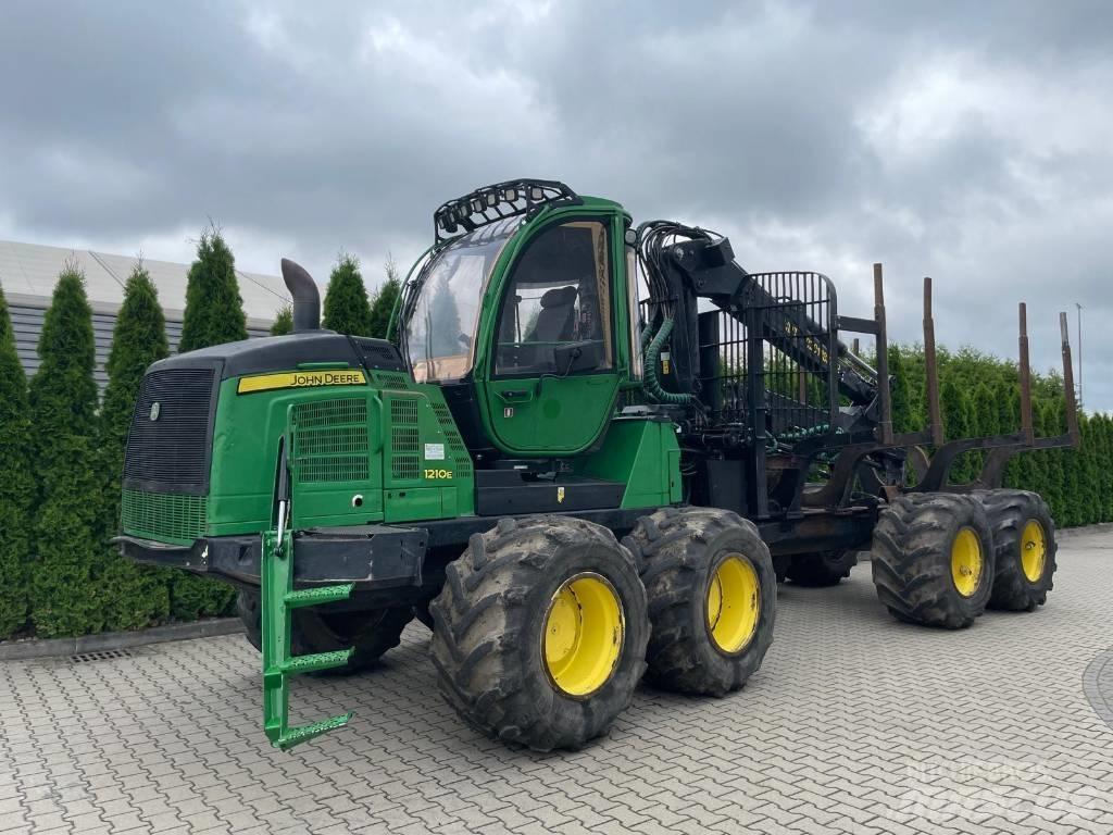 John Deere 1210 E Forwarders