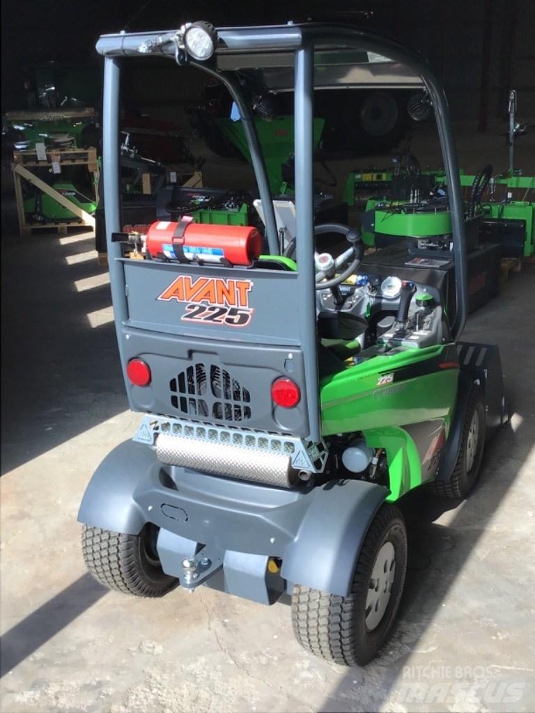 Avant Demo 225 Demo Multi purpose loaders